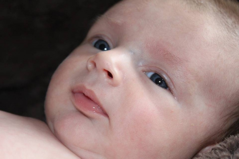 2个月的宝宝鼻子不通气怎么办为什么宝宝鼻子不通气