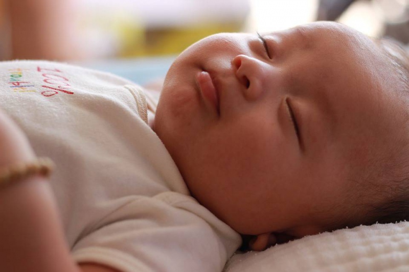 睡觉少的宝宝聪明吗让我们一起了解睡眠对宝宝的重要性